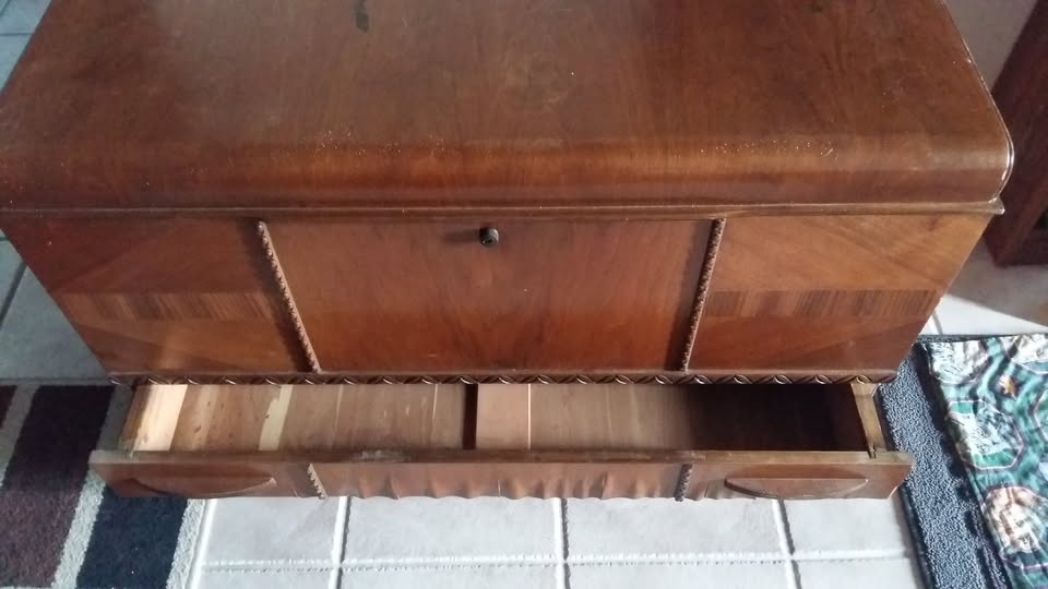 Honderich Cedar Chest - photo 5