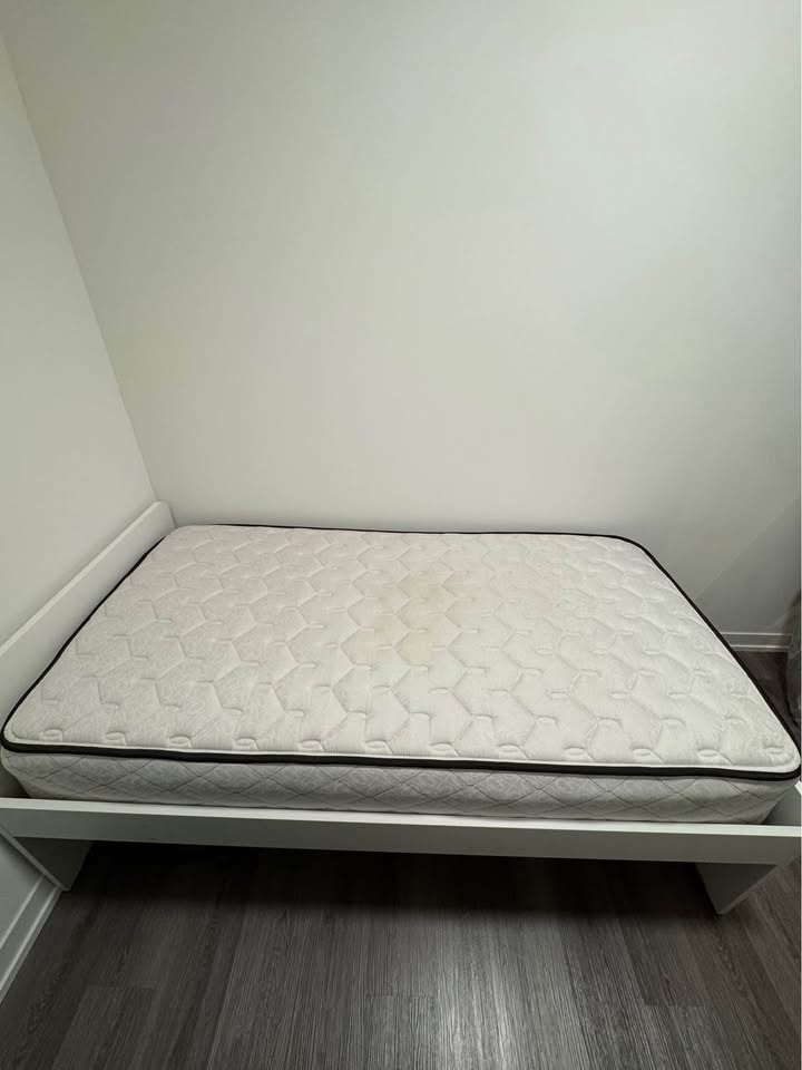 Sealy Posturepedic Twin mattress - photo 3