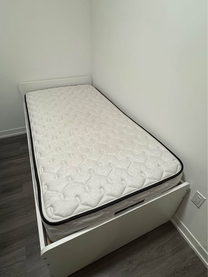 Sealy Posturepedic Twin mattress - photo 4