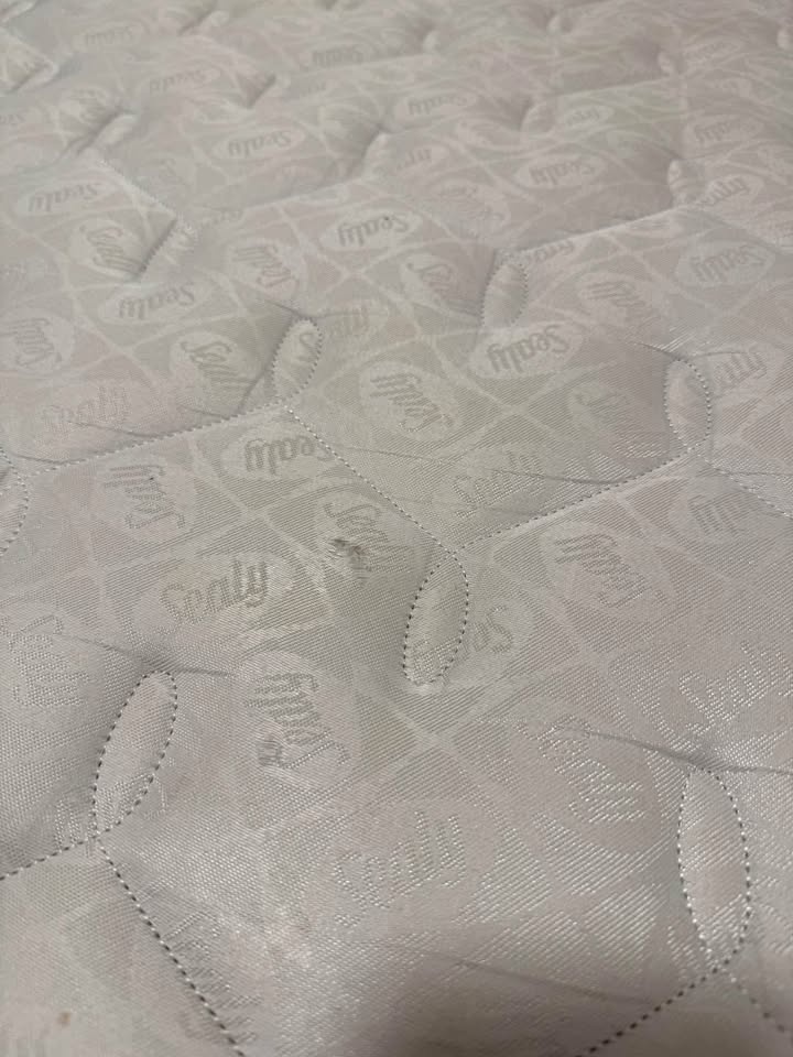 Sealy Posturepedic Twin mattress - photo 5