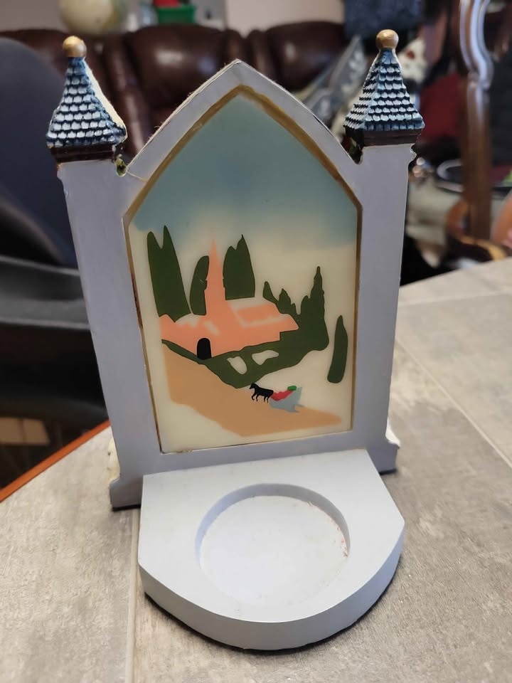 🎄 Christmas Carolers Candle Holder - Light-Up - $20 - photo 5