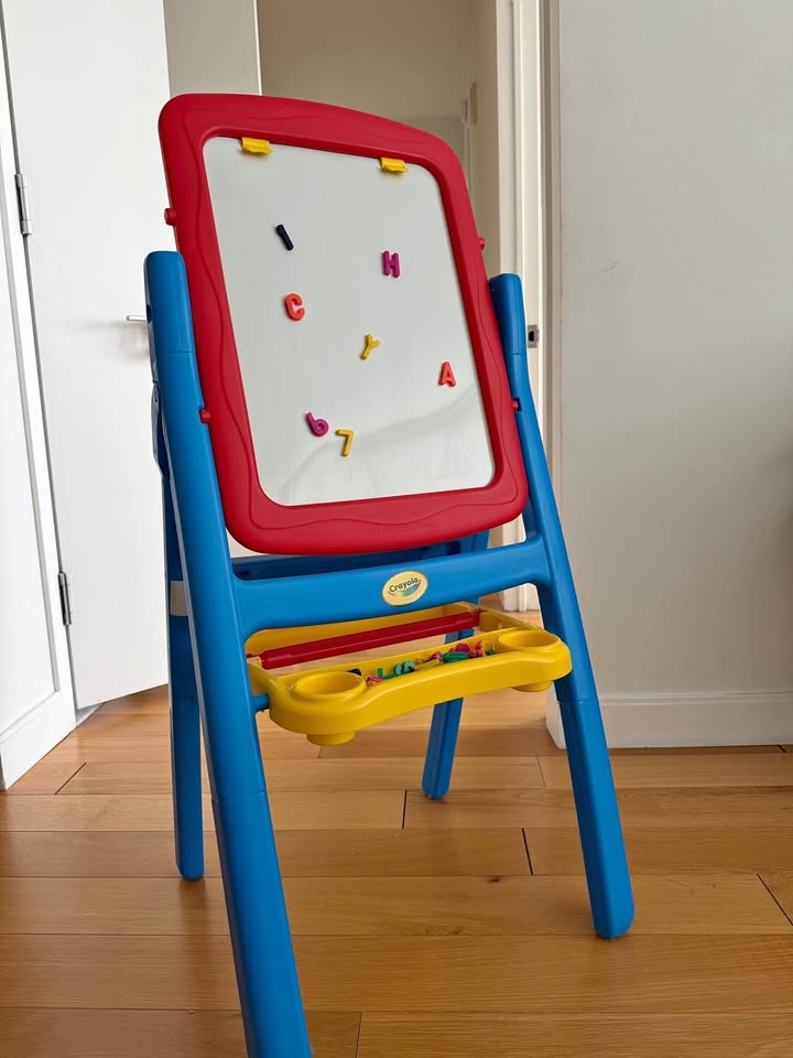 crayola two sided easel
