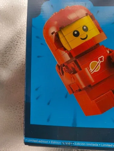 LEGO Baby Astronaut 40767 Limited Edition New In Box image indicator(4)