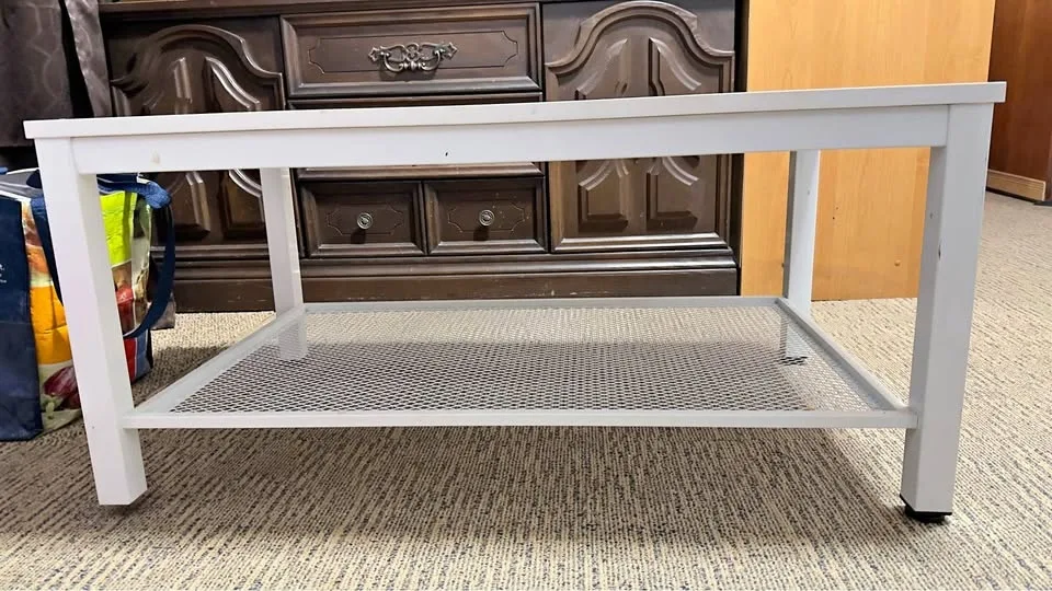 White Metal & Wood Coffee Table – Lightweight & Functional