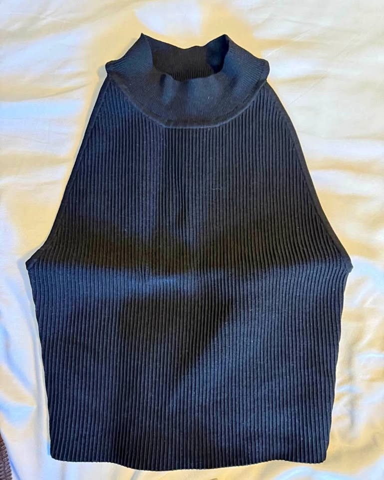 Aritzia Black Top