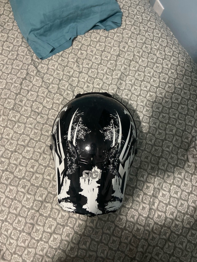 Dirt biking helmet - photo 2