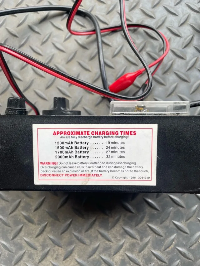 Tower Hobbies Charger image indicator(3)