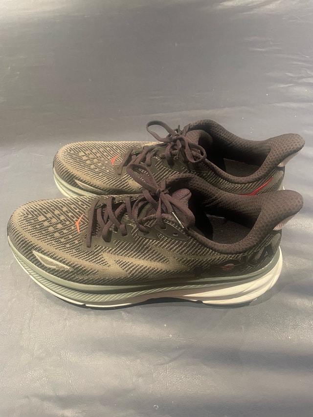 Hoka Clifton 9 - men’s size 12D
