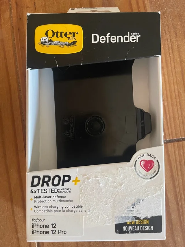 otter box defender case holder belt clip iPhone 12 image indicator(2)