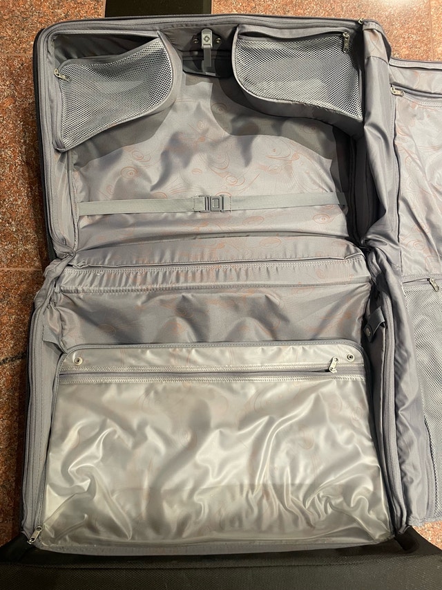 Samsonite Suit Carrier garment bag - four swivel spinner wheel - photo 5