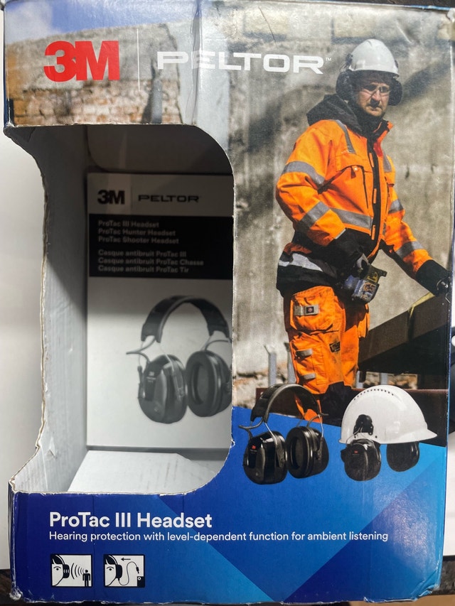 3M Peltor Protac III headset hearing protection hard hat design