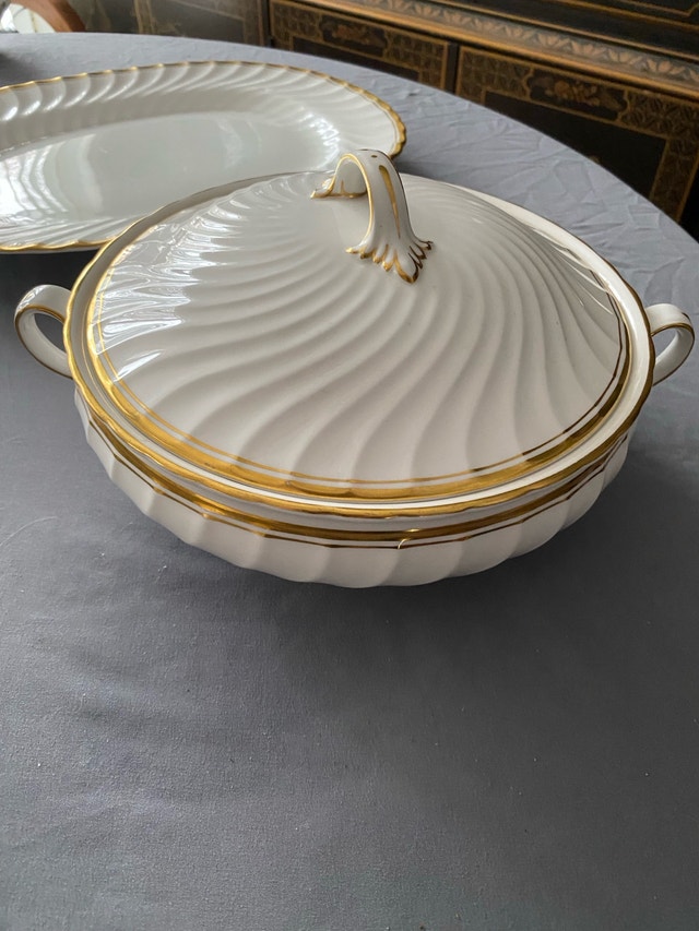 Vintage Aynsley Bone China Dinnerware Collection - photo 3