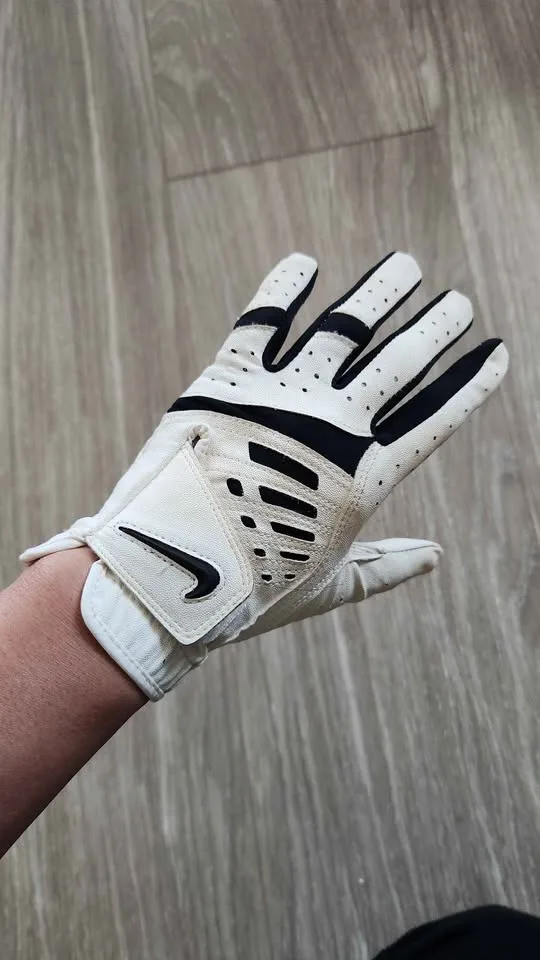 Nike let hand golf glove image indicator(3)