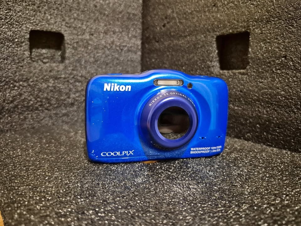 💙 Retro Compact Nikon S32 — Perfect Starter Camera