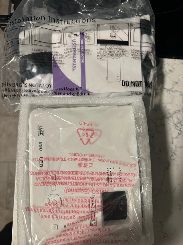 wifi projector (new in box)