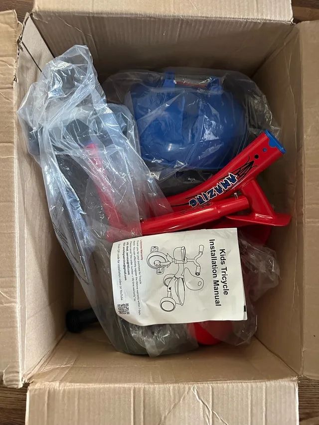 kids tricycle (blu &red)