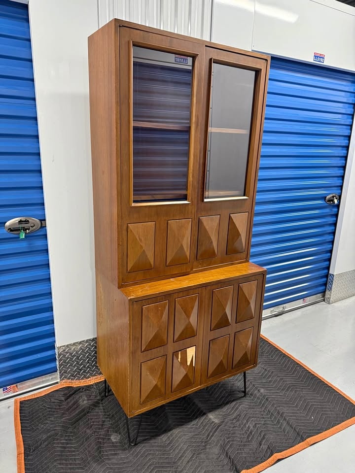 Vintage Diamond Hutch With Glass Display Top