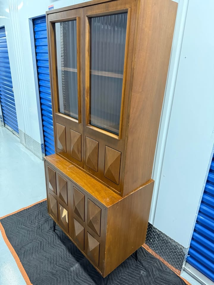 Vintage Diamond Hutch With Glass Display Top - photo 3
