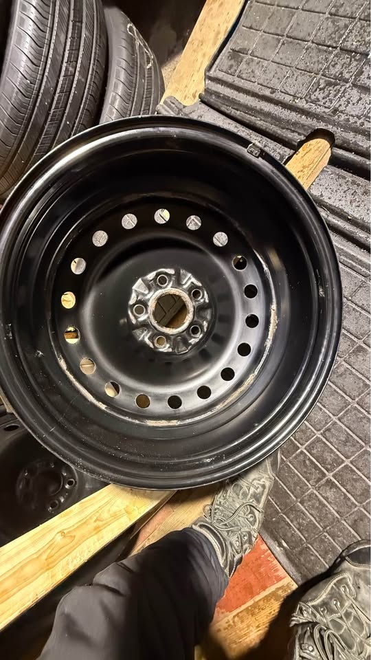 18 inch steel Honda Odyssey  rims - photo 2