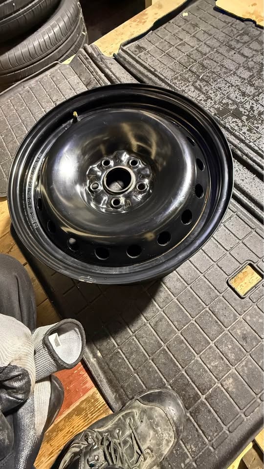 18 inch steel Honda Odyssey  rims - photo 3