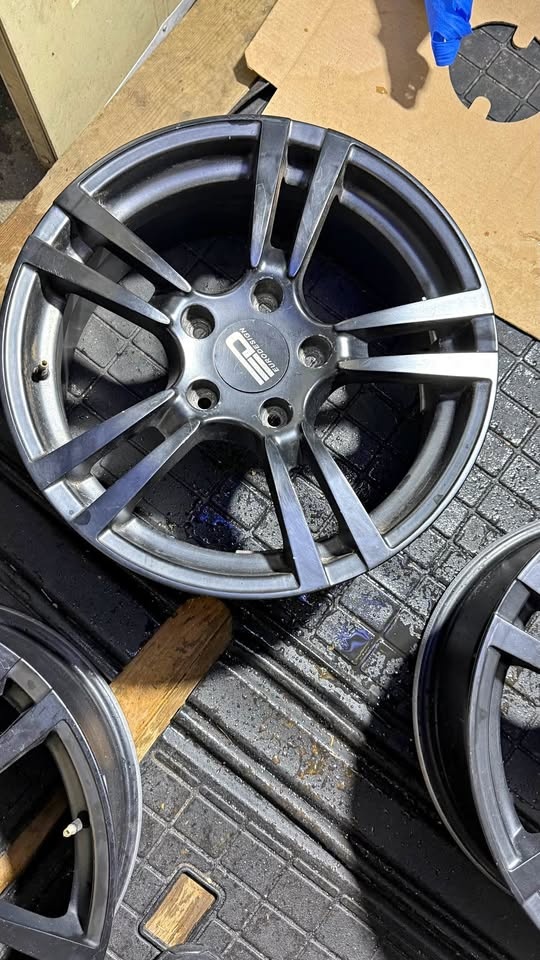 18-inch black alloy sleek finish rims sport