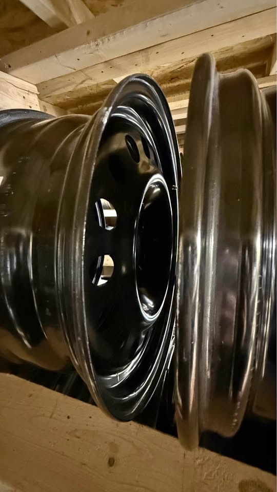 17 inch original Hyundai steel rims