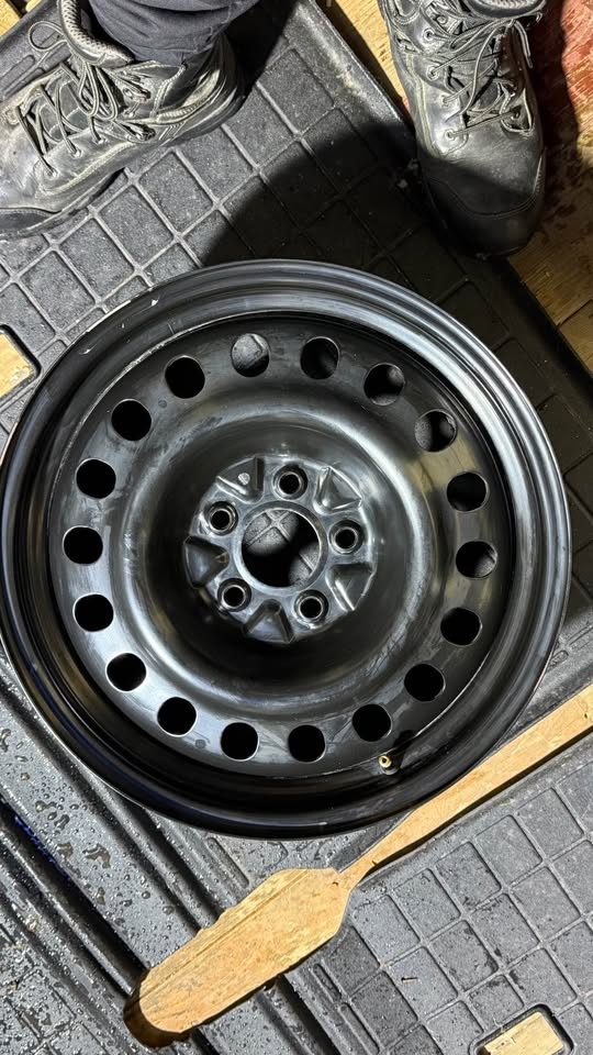 17 inch original Hyundai steel rims - photo 2
