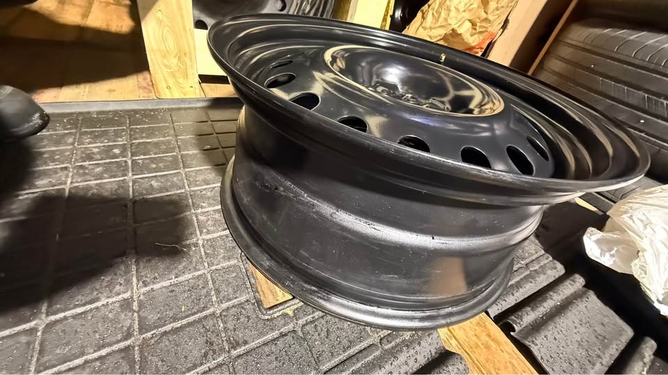 RNB 18 inch original factory steel rims ￼ - photo 4