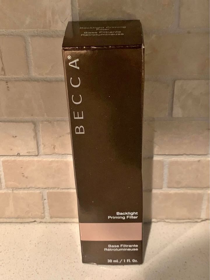 NEW - BECCA Backlight Priming Filter