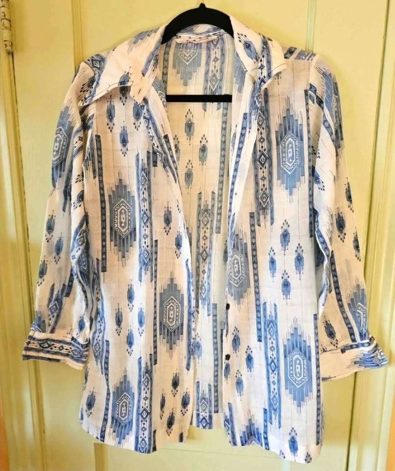 Vintage 70s Aztec western print blue white womens shirt - photo 2