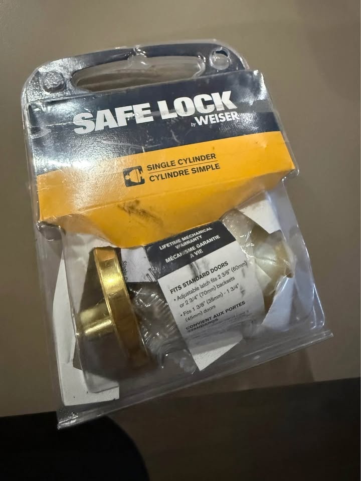 Weiser Safe Lock single-cylinder deadbolt - photo 2