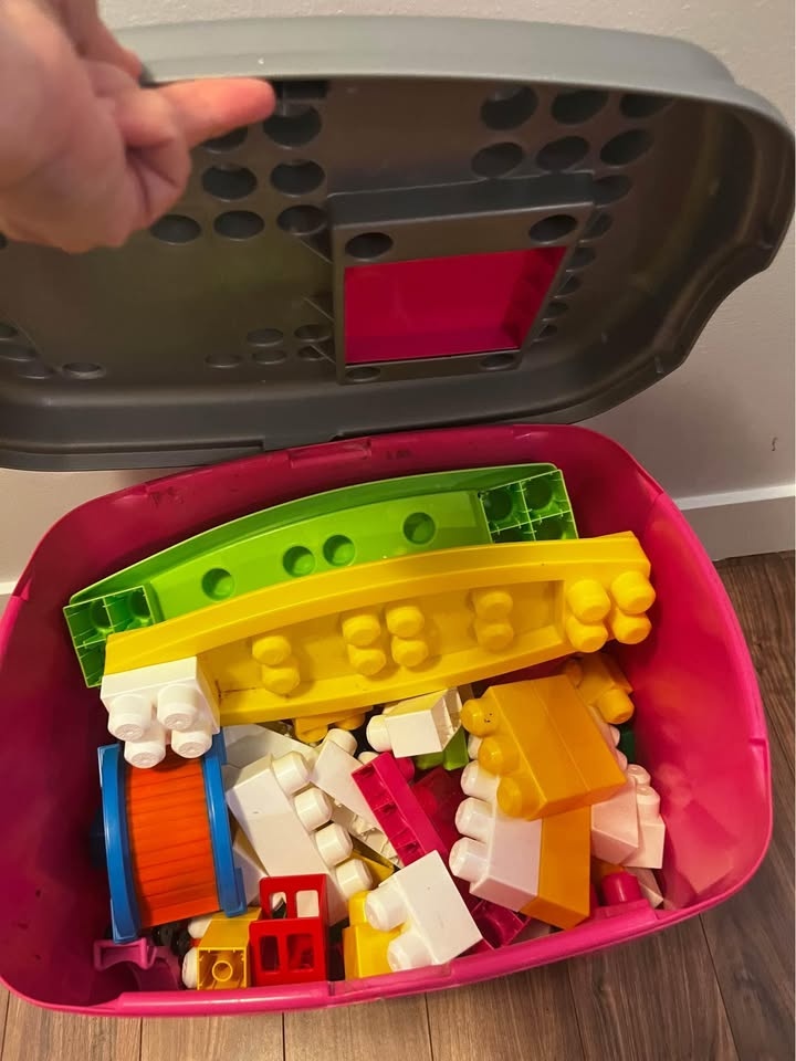 Big box of building blocks - photo 2