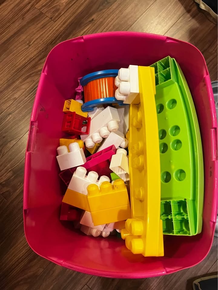 Big box of building blocks - photo 3