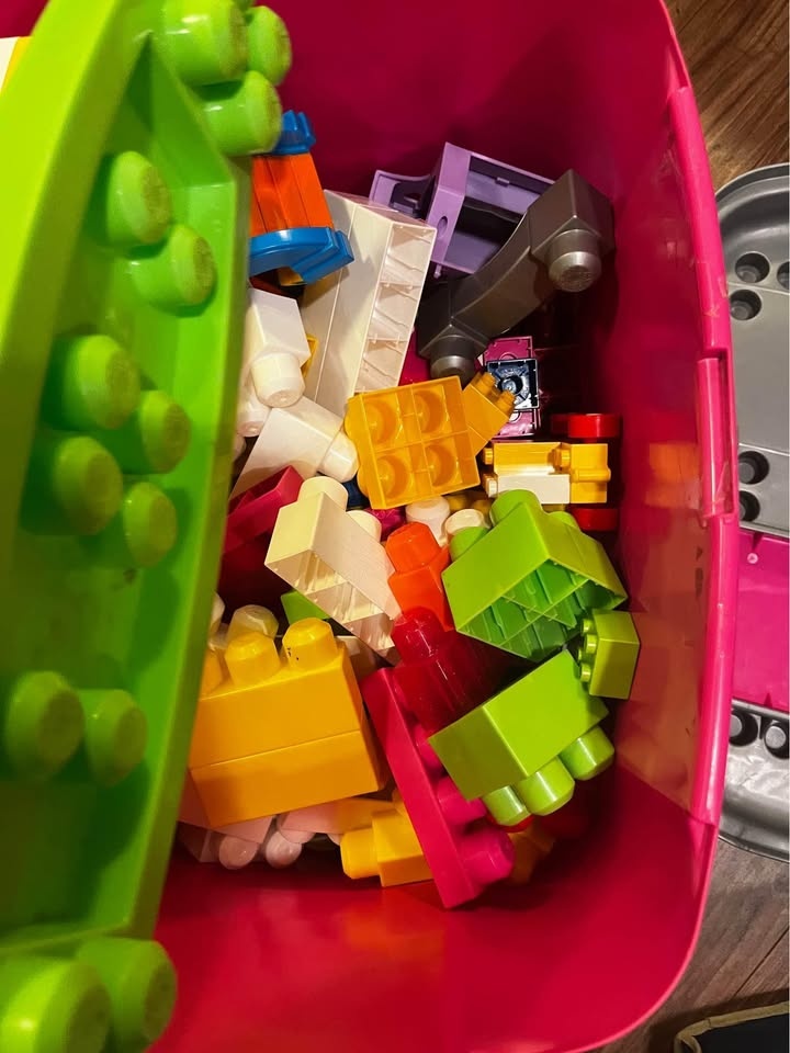 Big box of building blocks - photo 4
