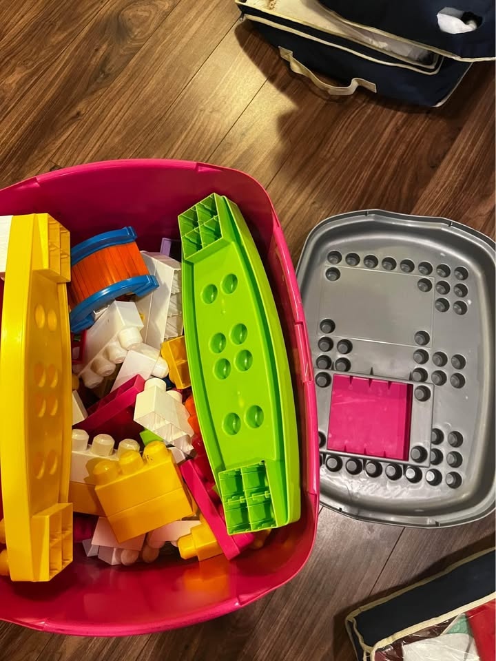 Big box of building blocks - photo 5
