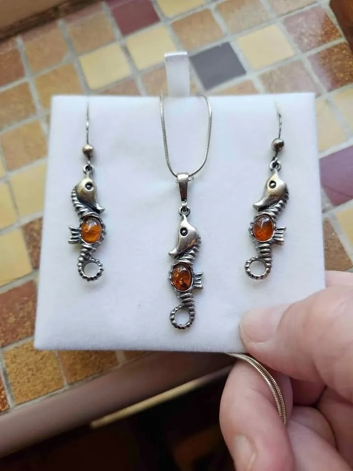 Sterling Silver Seahorse Earrings & Necklace Set - 16 inches