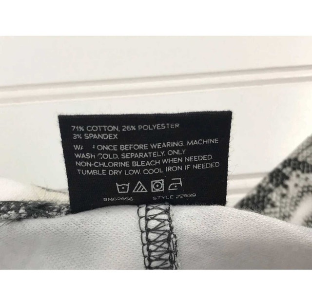 HUE Snake Skimmer Leggings - photo 4