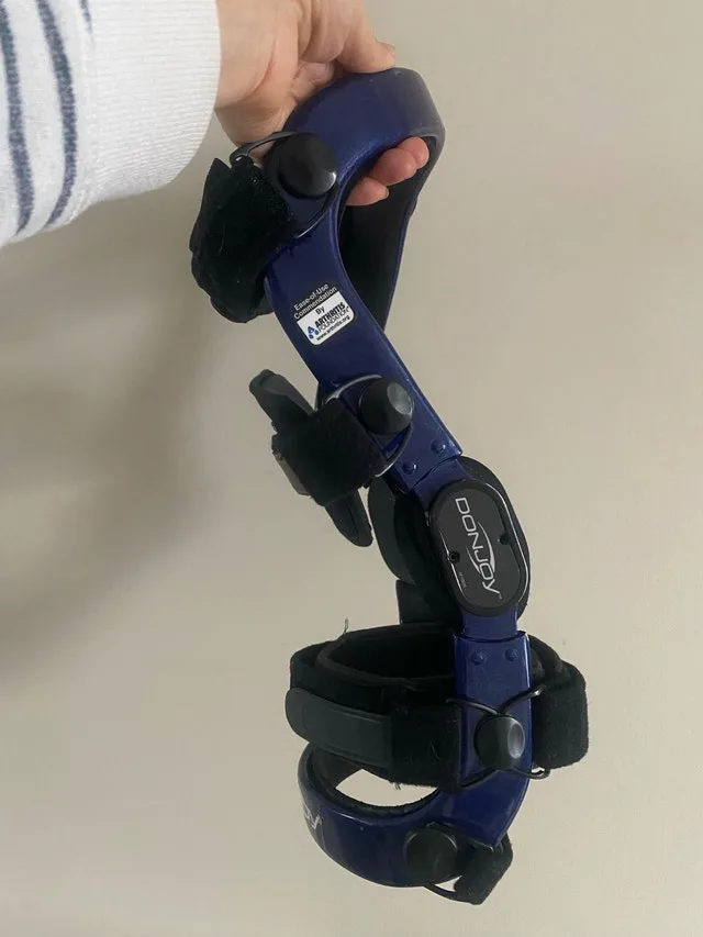 Uesed XXL Donjoy Right Knee brace compare to $700 and over