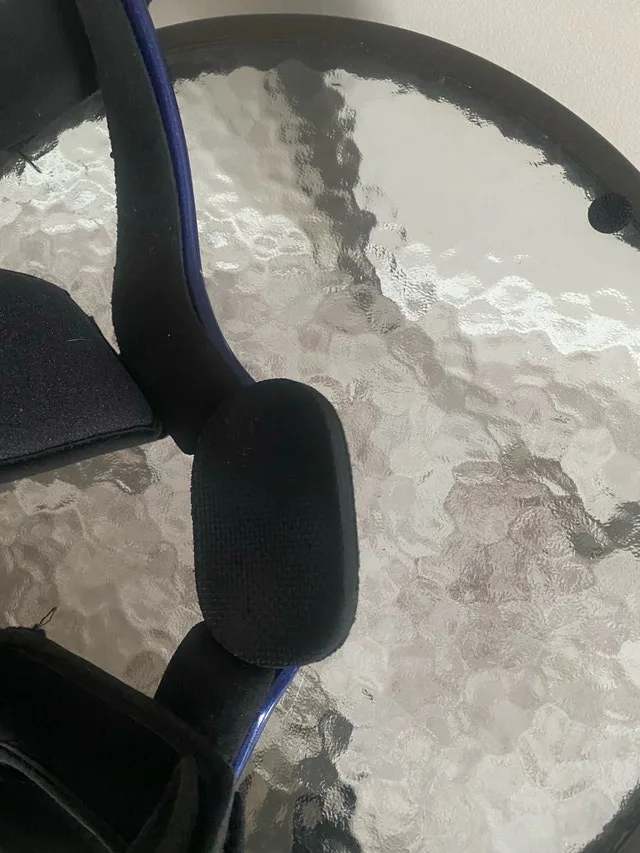 Uesed XXL Donjoy Right Knee brace compare to $700 and over image indicator(4)