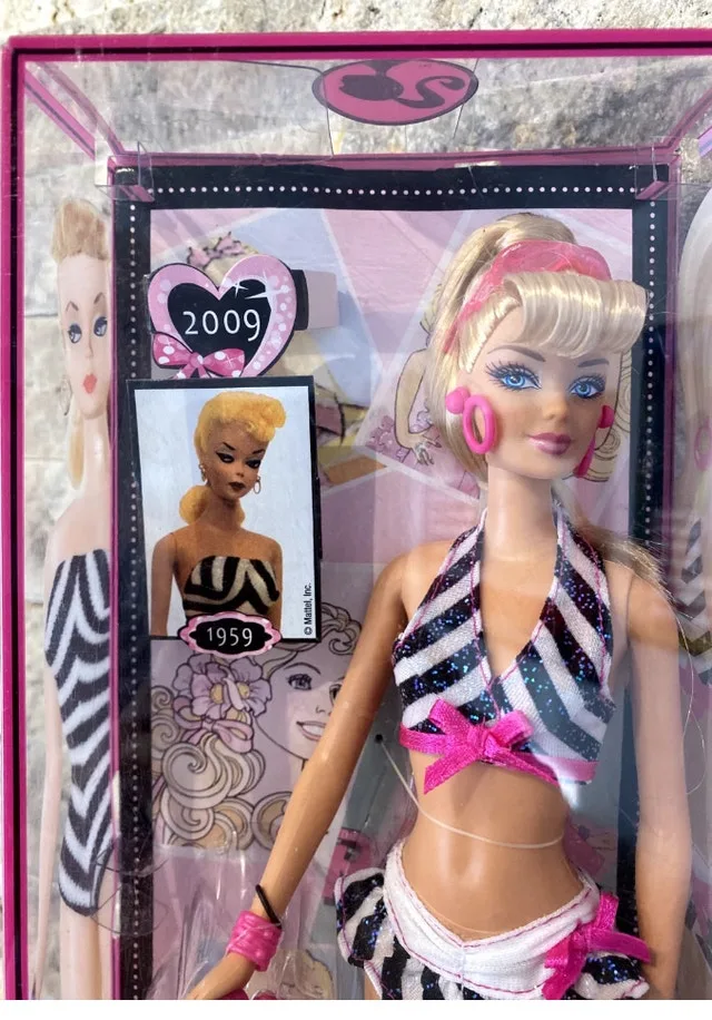 Barbie Then and Now 1959-2009 50th Anniversary Doll image indicator(2)