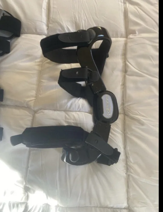 Two Donjoy Knee RIGHT Braces/ Size Medium and XXL image indicator(2)