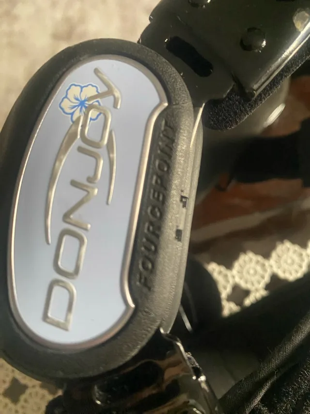 Two Donjoy Knee RIGHT Braces/ Size Medium and XXL image indicator(4)