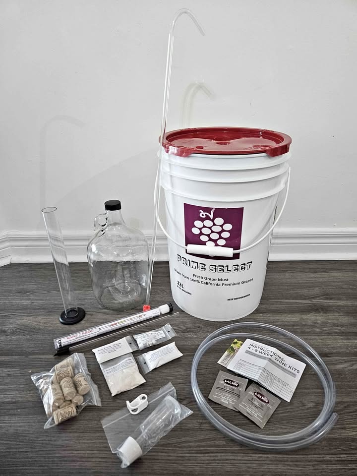 Wine Making Kit - New - 23L - includes all equipments