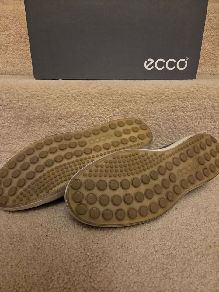 Ecco Shoes - photo 2