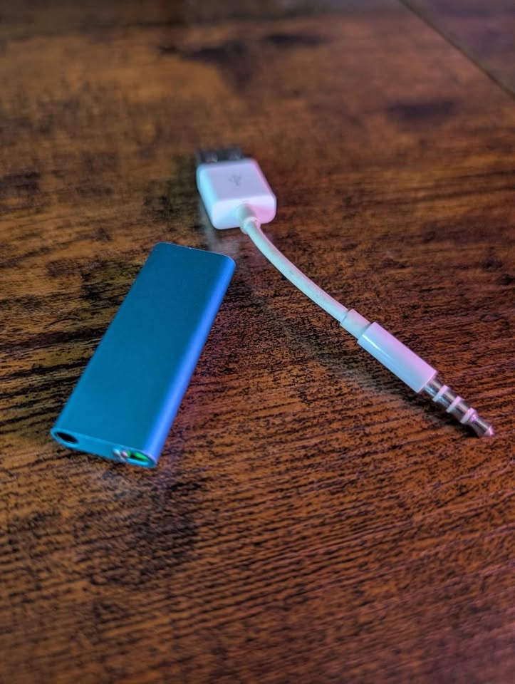 Apple iPod Shuffle 3rd Gen (Blue, Model A1271) - photo 2