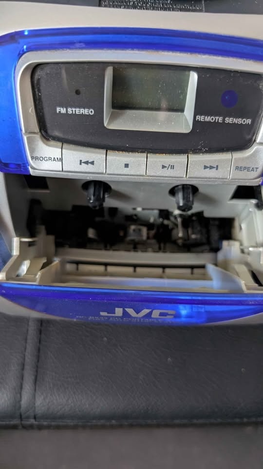 JVC RC-BX33SL Radio CD Cassette Stereo Portable System - photo 4