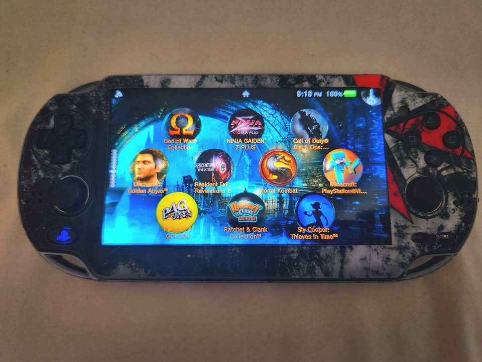 Ps Vita With Games - photo 2