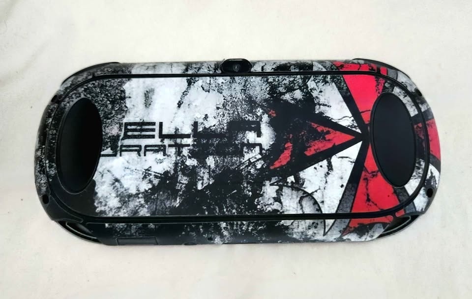 Ps Vita With Games - photo 4