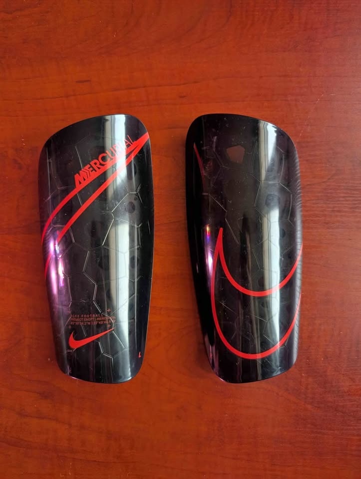 Nike Shin Pads Mercurial Lite Black X Chile Red