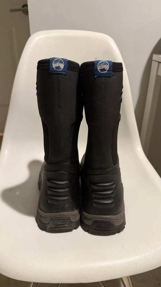Men’s WindRiver Waterproof Antislip Duck Boots - Size 11 - photo 2